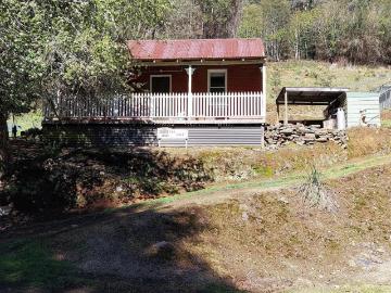 2 Bedroom House WOODS POINT VIC 104953203