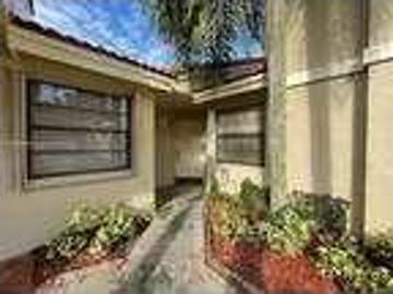 2 bedroom in Hialeah Florida 33015
