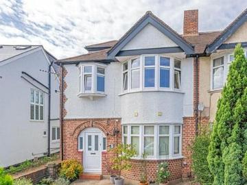 2 Bedroom Maisonette For Sale In Teddington