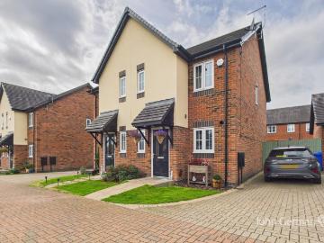 2 bedroom semi detached house for sale