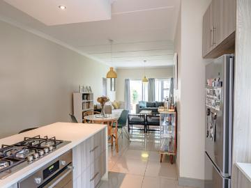 2 Bedroom Townhouse For Sale in Erand Gardens