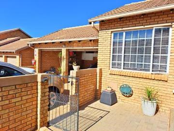 2 Bedroom Townhouse in Olivedale