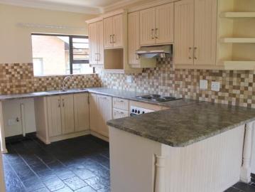 2 Bedroom Townhouse in Hillside