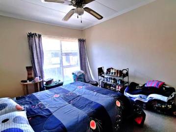 2 Bedroom Townhouse in Langenhoven Park