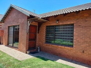 2 Bedroom townhouse sectional to rent in Hillside,...