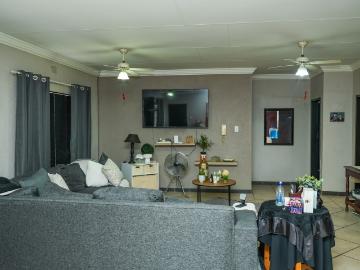 2 Bedroom Townhouse To Let in Flamwood