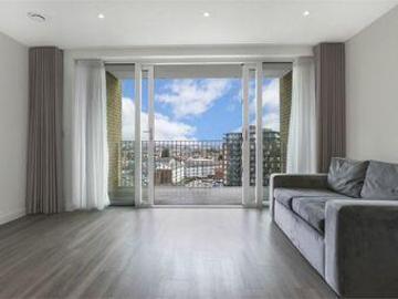 2 Bedrooms Flat for sale in Hawfinch House, Hendon...