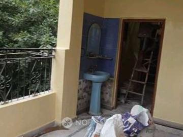2 BHK Flat In Dda Lig Flats for Rent In Sector 2, Rohini