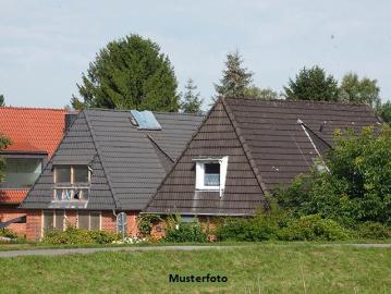 2 Familienhaus mit Nebengebäude und Werkstatthalle