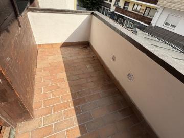 2 Zimmer Wohnung mit Balkon in St.Johann zu Vermieten!