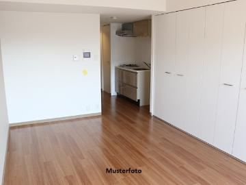 2 Zimmer Wohnung nebst Balkon