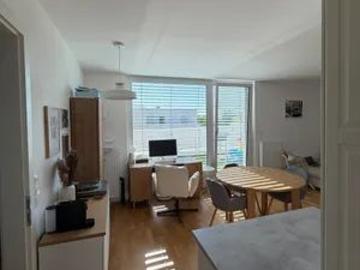 2 Zimmer Dachgeschosswohnung mit 23 m² Terrasse Wohnen...