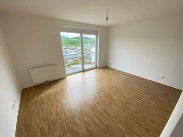 2 ZIMMERWOHNUNG MIT CARPORTSTELLPLATZ IN MITTERTREFFLING