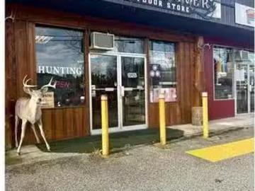 2A 747 North Road, Gibsons, BC, V0N 1V9 commercial for sale.