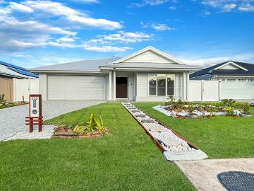 306 Freshwater Drive, Banksia Beach QLD