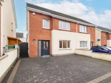 30 Hampton Gardens Avenue. Naul Road, Balbriggan, Co....