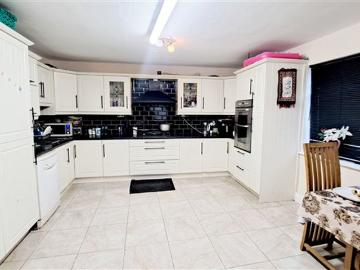345,000 | Upper Main Street, Ballyporeen, Tipperary J....