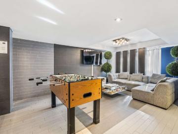 3475 Rue de la Montagne Modern Studio Apartment for Rent!