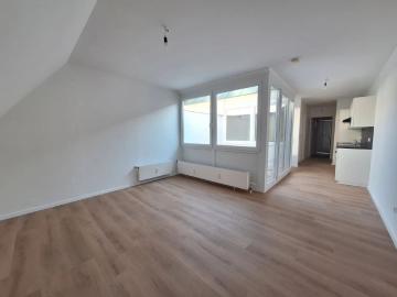 360° Tour / Sanierte, moderne 1,5 Zimmer Dachgeschoss...