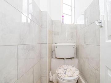 3 bed flat for sale