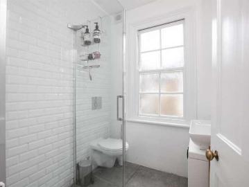3 bed flat for sale