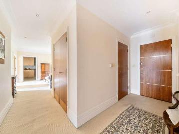 3 bed flat for sale