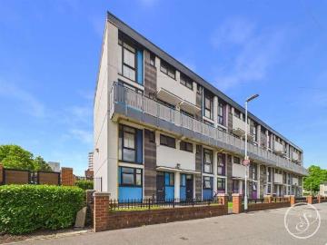 3 bed flat for sale