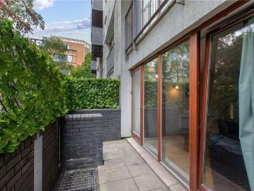 3 bed flat for sale