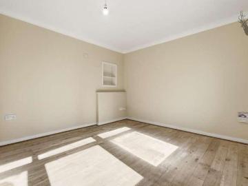 3 bed flat for sale