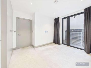 3 bed flat for sale