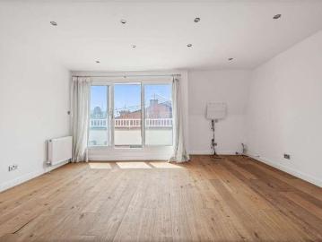 3 bed flat to rent