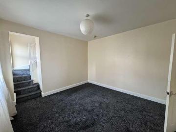 3 bed flat to rent