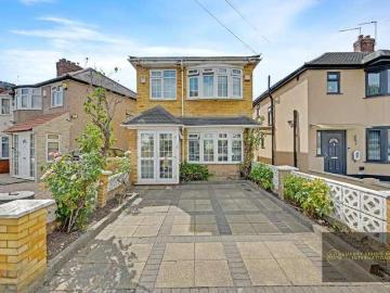 3 bed house for sale