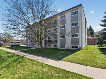 3 Bedroom Apartment for Rent at 81 Kenwood Dr,...