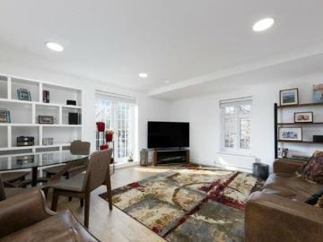 3 Bedroom Apartment For Sale In 340 The Highway, London
