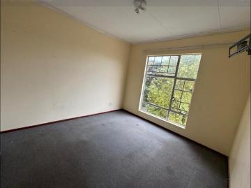 3 Bedroom Apartment in Roodepoort Central