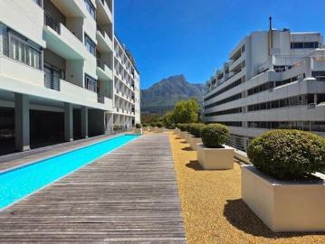 3 Bedroom apartment to rent in Claremont, Cape Town
