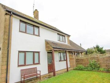 3 Bedroom Detached House For Sale In Hawkesbury Upton