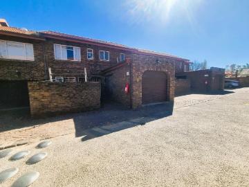 3 Bedroom duplex townhouse sectional to rent in Croydon,...