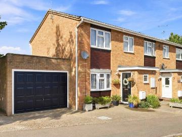 3 bedroom end of terrace house for sale