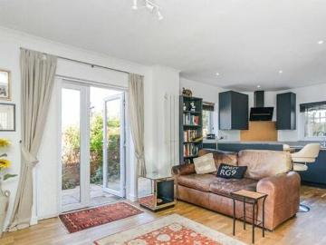 3 Bedroom End Of Terrace House For Sale In Henley on thames