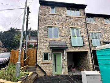 3 Bedroom End Of Terrace House For Sale In Hipperholme