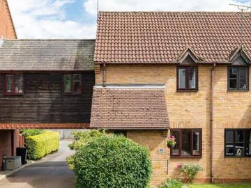 3 Bedroom End Of Terrace House For Sale In Woolmer Green