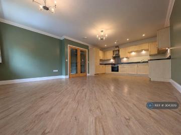 3 bedroom flat to rent