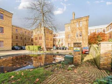 3 Bedroom Flat For Sale In Southall