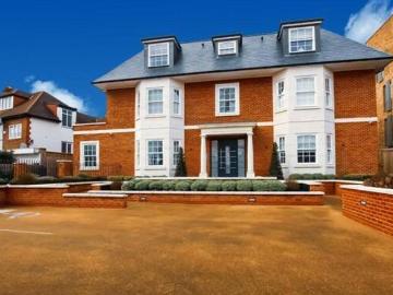 3 Bedroom Flat For Rent In Tenterden Grove, Hendon