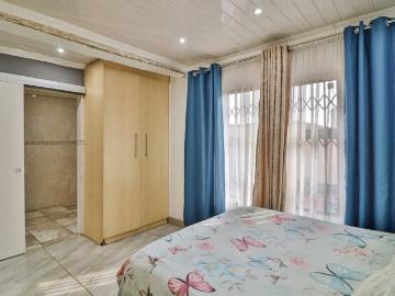 3 Bedroom House For Sale in Eldorado Park