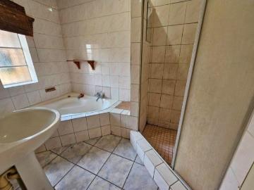 3 Bedroom House For Sale in Primrose East