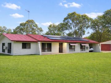 3 Bedroom House KOORALBYN QLD 104951933