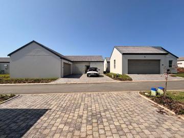 3 Bedroom House in Sheffield Manor